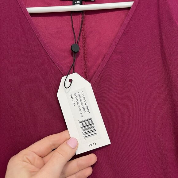 Universal‎ Standard NWT V-Neck Woven Maxi Dress in Raspberry Radience - Picture 4 of 11